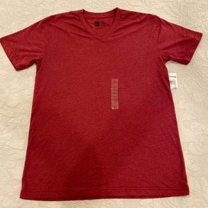 Quicksilver Men’s red v-neck.